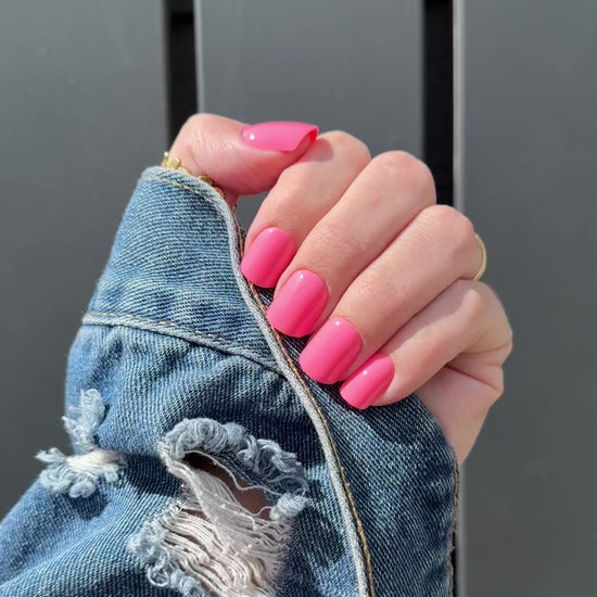 Bubblegum pink press on nails